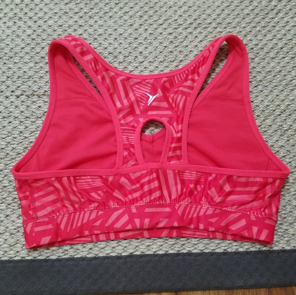 Old Navy Active Racerback with Keyhole Sports Bra! - Picture 2 of 4